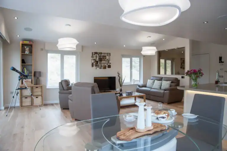 Living/Dining Area