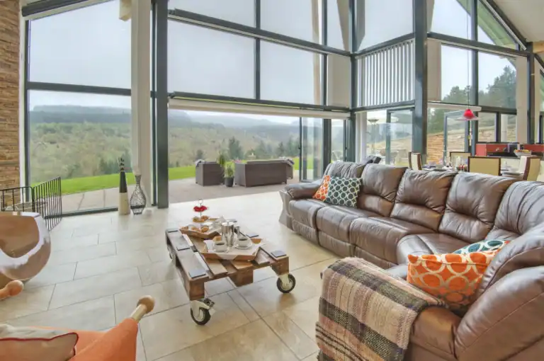 Living/Dining Area